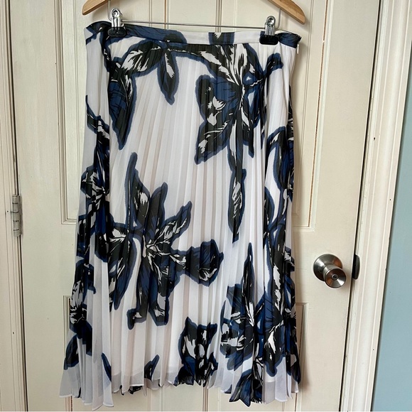 Banana Republic Floral Chiffon Pleated Midi Skirt 16 Plus Box Pleat Spring - Picture 4 of 11